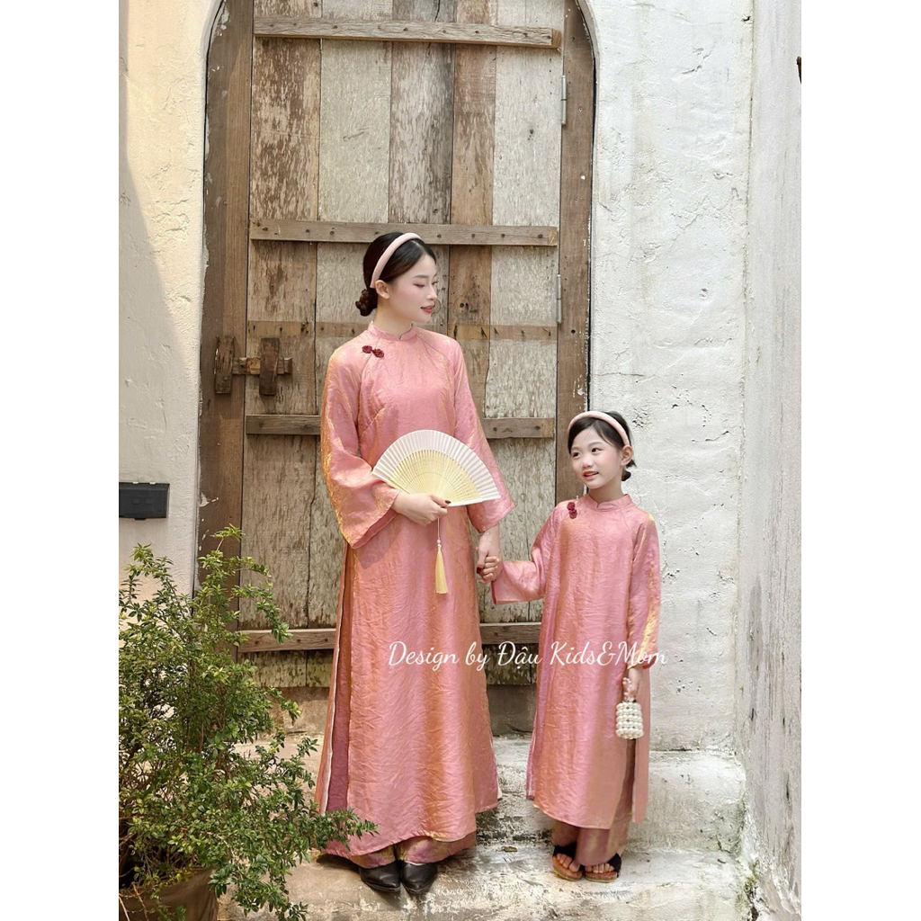 Áo dài 4 tà lạ mắt chất liệu tơ óng cho mẹ và bé gái 12 images upload woo2F681ec271c70fab99ee25d2187e81214c