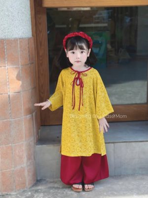 Áo dài Mai Vàng - Áo dài lụa gấm hoa vàng phối quần đỏ cho mẹ và bé gái 2 images upload woo2F2a6525d700ad483ca608a61e642ae8d4