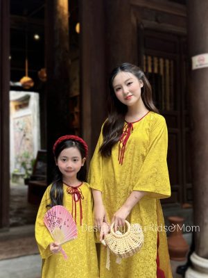 Áo dài Mai Vàng - Áo dài lụa gấm hoa vàng phối quần đỏ cho mẹ và bé gái 6 images upload woo2Fff1e8840abaee00b17be17d536d4f934