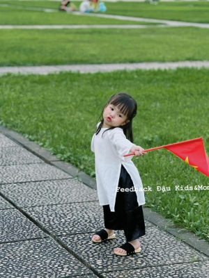 Áo Dài Trắng Cổ Điệu – Lụa Cao Cấp Cho Bé | Cực Mềm Mịn – Lên Form Siêu Đẹp 7 images upload woo2Fc3593905649273a955fe62704479ea14